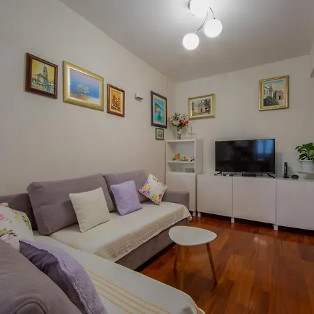 Apartament Mime Split